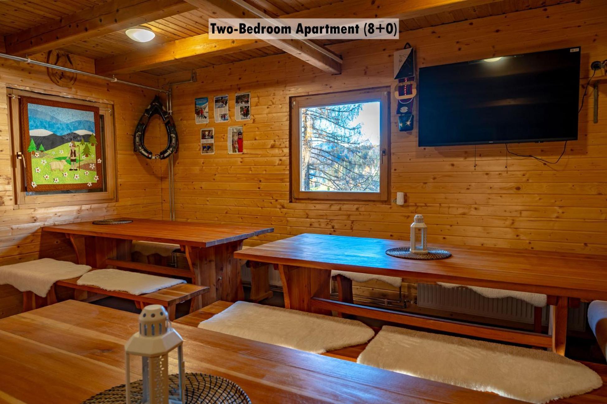 Apartments Farm House Uric Йесенице Екстериор снимка