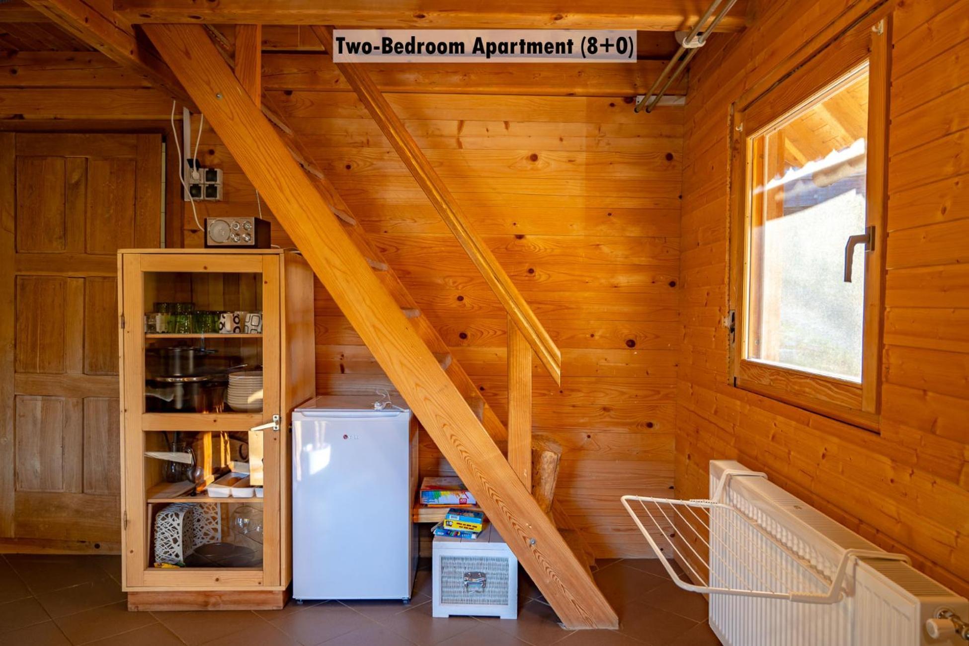 Apartments Farm House Uric Йесенице Екстериор снимка