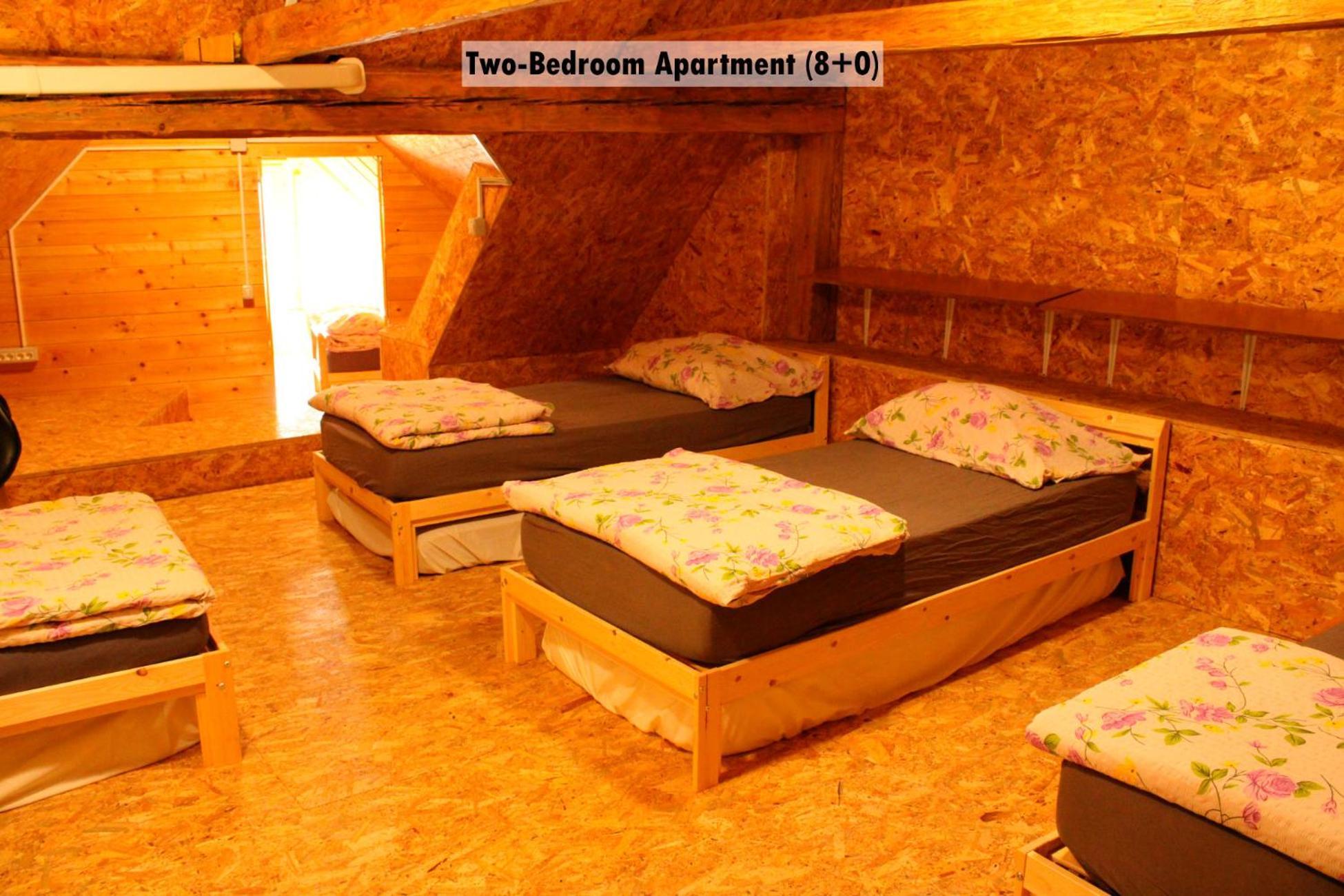 Apartments Farm House Uric Йесенице Екстериор снимка