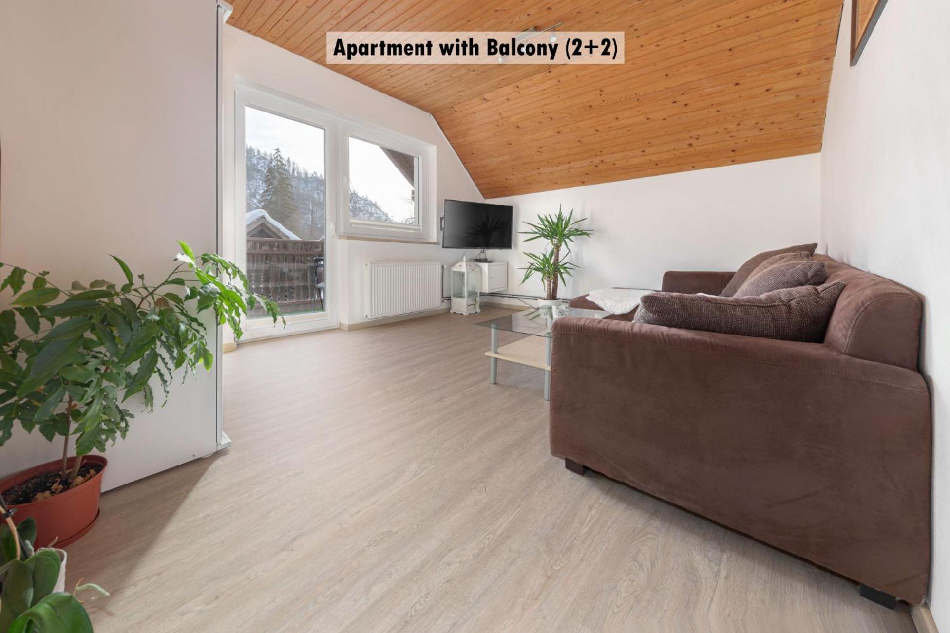 Apartments Farm House Uric Йесенице Екстериор снимка