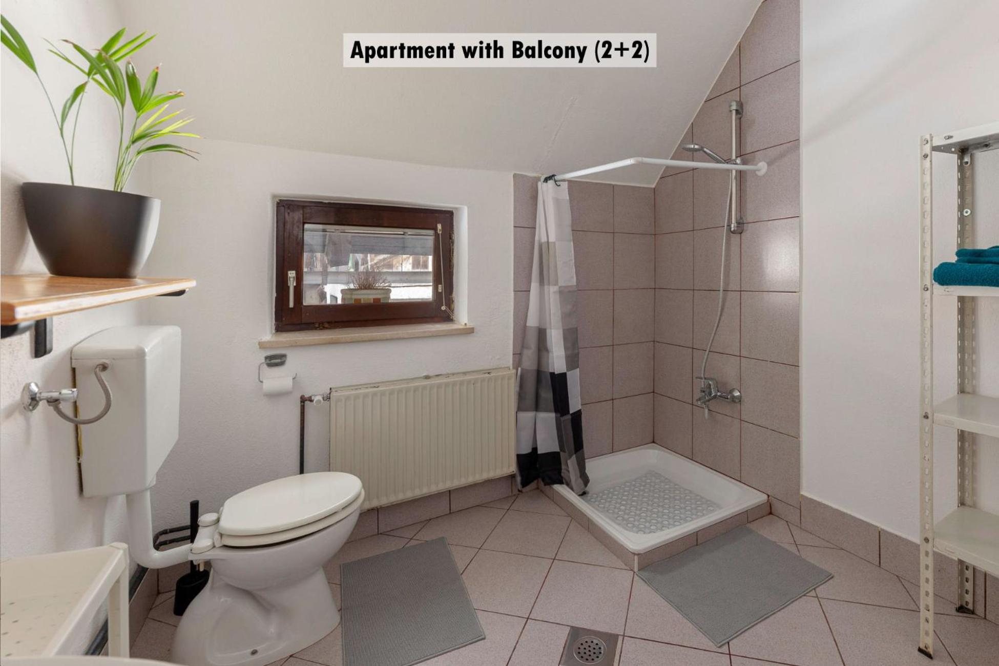 Apartments Farm House Uric Йесенице Екстериор снимка